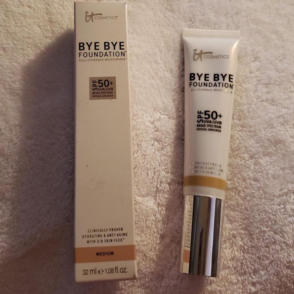 NEW - BYE BYE FOUNDATION - it COSMETICS